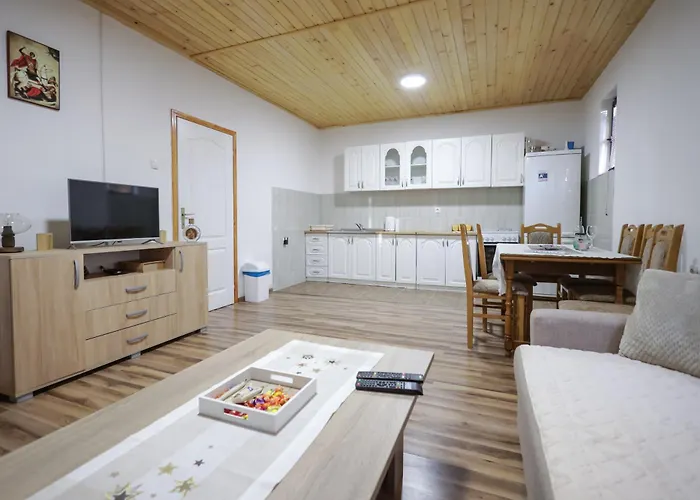 Tatil Evi Vikendica Cemerno